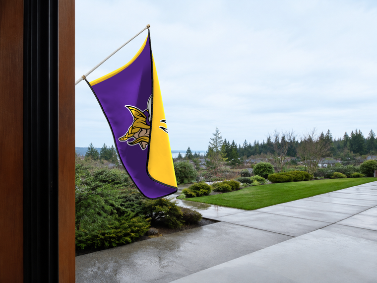Minnesota Vikings Authentic Gameday Flag — approved one-scene environment view — EXO R89 — item_id=nfl-minnesota-vikings — source_sha256=7e0950e148d5fecadc3b49077beaf1a8b395b532257e570aa70f550fb4b42783